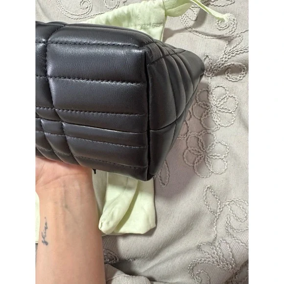 Burberry small Lola quilted crossbody bag - Picture 13 of 13